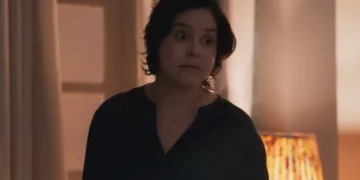 Cláudia (Lorrana Moussinho) em Três Graças (Foto: Reprodução/TV Globo)