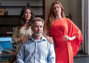 Ferette (Murilo Benício) com Zenilda (Andréia Horta) e Arminda (Grazi Massafera) em Três Graças (Foto: Estevam Avellar/TV Globo)