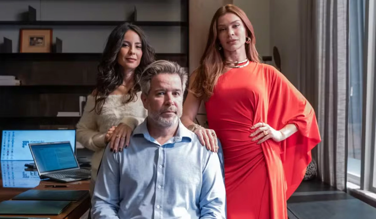 Ferette (Murilo Benício) com Zenilda (Andréia Horta) e Arminda (Grazi Massafera) em Três Graças (Foto: Estevam Avellar/TV Globo)