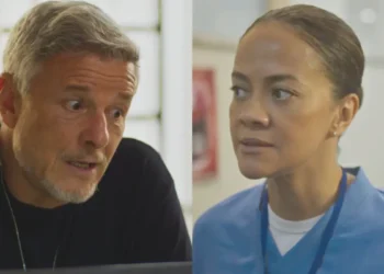 Dona de Mim: Jaques sente o perfume de Tânia no quarto em que Ricardo está em coma e descobre que ela voltou