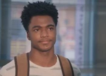 Júnior (Guthierry Sotero) em Três Graças (Foto: Reprodução/TV Globo)