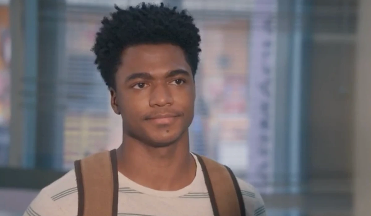 Júnior (Guthierry Sotero) em Três Graças (Foto: Reprodução/TV Globo)