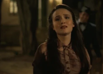 Estela (Larissa Manoela) em Êta Mundo Melhor (Foto: Reprodução/TV Globo)