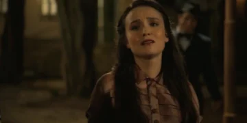 Estela (Larissa Manoela) em Êta Mundo Melhor (Foto: Reprodução/TV Globo)