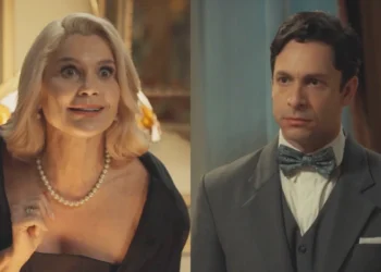 Sandra (Flávia Alessandra) e Celso (Rainer Cadete) em Êta Mundo Melhor (Foto: Reprodução/TV Globo)