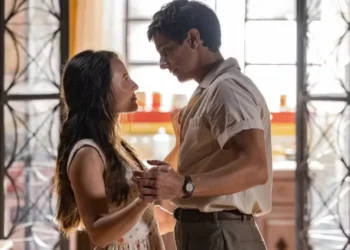 Estela e Túlio em Êta Mundo Melhor. (Foto: reprodução/Globo)