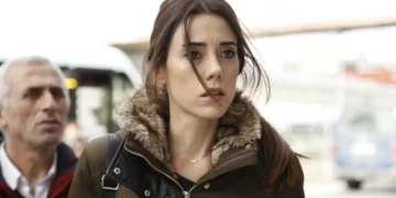 Zeynep (Cansu Dere) na novela Mãe (Foto: Divulgação/Record)