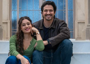 Gerluce (Sophie Charlotte) e Paulinho (Romulo Estrela) em Três Graças (Foto: Estevam Avellar/TV Globo)