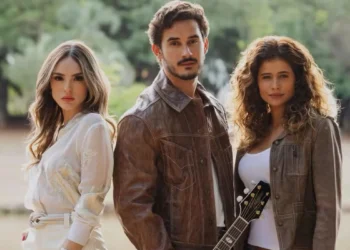 Agrado (Isadora Cruz), João Raul (Filipe Bragança) e Naiane (Isabelle Drummond) em Coração Acelerado (Foto: Manoela Mello/Globo)