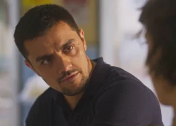 Danilo (Felipe Simas) em Dona de Mim (Foto: Reprodução/TV Globo)