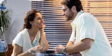 Ellen (Camila Pitanga) e Hudson (Emilio Dantas) em Dona de Mim (Foto: Gabriel Vaguel/TV Globo)