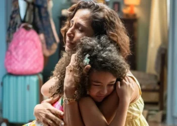 Ellen (Camila Pitanga) e Sofia (Elis Cabral) em Dona de Mim (Foto: Estevam Avellar/TV Globo)