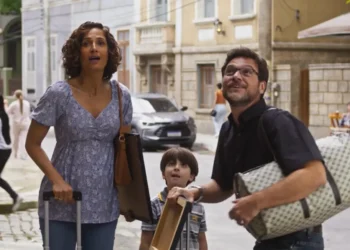 Dona de Mim: Farsante, saiba como Ellen tentará convencer o juiz a conseguir a guarda de Sofia