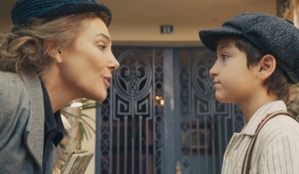 Zulma (Heloísa Périssé) e Samir (Davi Malizia) em Êta Mundo Melhor (Foto: Reprodução/TV Globo)