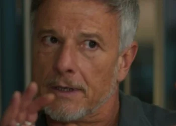 Final de Dona de Mim: Jaques surta e decide incendiar a Boaz para destruir tudo o que tem dentro