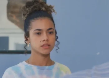 Joélly (Alana Cabral) em Três Graças (Foto: Reprodução/TV Globo)