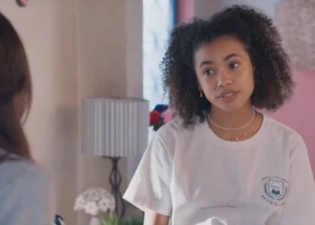 Joélly (Alana Cabral) em Três Graças (Foto: Reprodução/TV Globo)