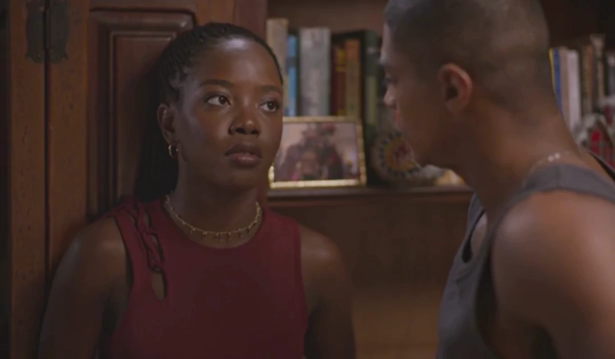 Leo (Clara Moneke) e Marlon (Humberto Morais) em Dona de Mim (Foto: Reprodução/TV Globo)