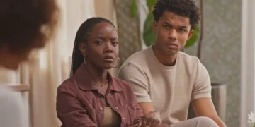 Leo (Clara Moneke) e Samuel (Juan Paiva) confrontam Ellen (Camila Pitanga) em Dona de Mim (Foto: Reprodução/TV Globo)