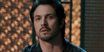 Paulinho (Romulo Estrela) em Três Graças (Foto: Reprodução/TV Globo)