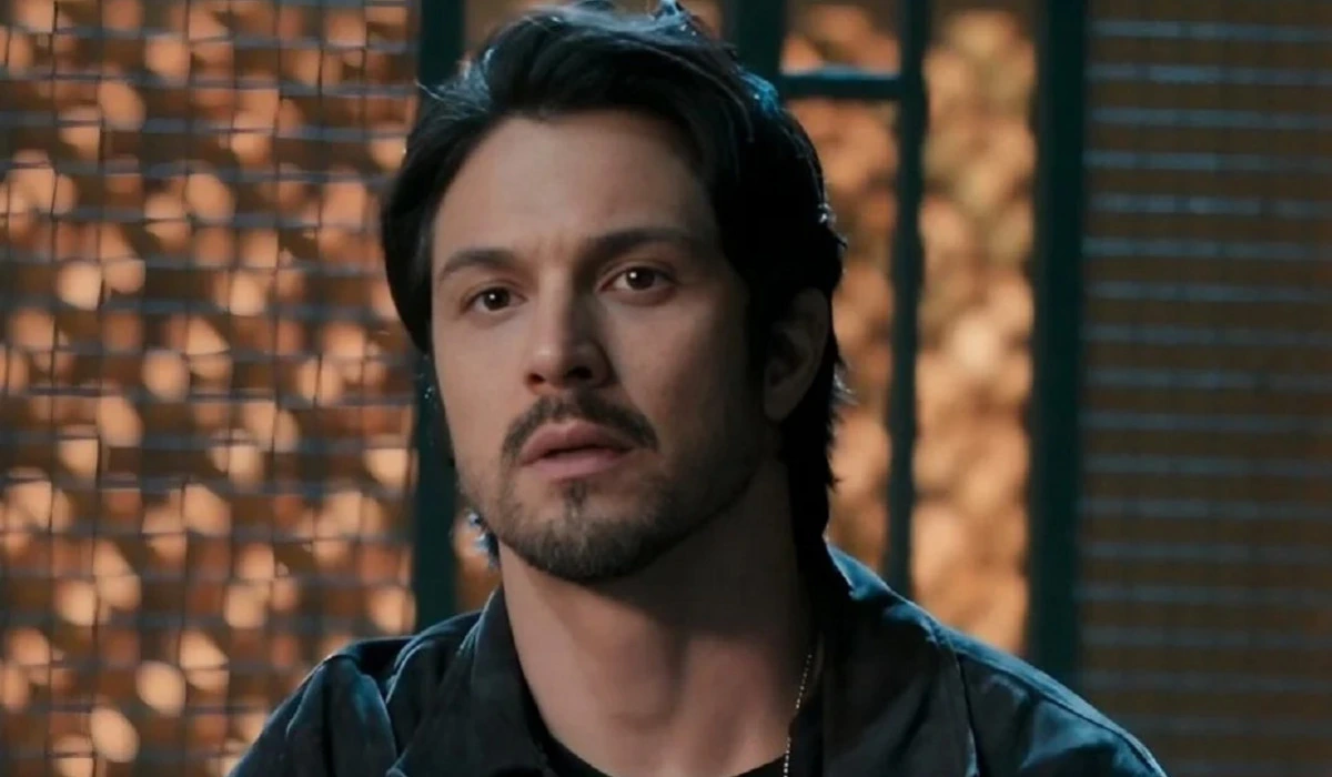 Paulinho (Romulo Estrela) em Três Graças (Foto: Reprodução/TV Globo)