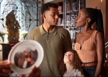 Final de Dona de Mim: Em última batalha judicial, Leo se torna a nova mãe de Sofia e forma uma linda família com Samuel