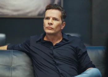 Alaorzinho (Daniel de Oliveira) e Janete (Letícia Spiller) em Coração Acelerado (Foto: Reprodução/TV Globo)