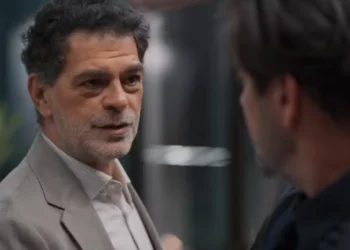 Três Graças: Rogério contra-ataca, grava Ferrete tentando matá-lo e obtém prova decisiva para o final trágico do vilão