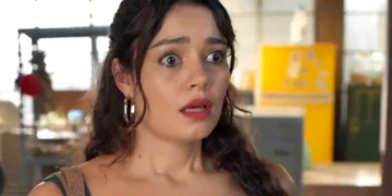Gerluce com cara de assustada em cena de Três Graças.