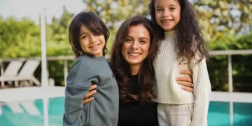 Özge Özpirinçci estrela I am Mother. (Foto: reprodução)