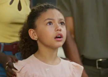 Sofia (Elis Cabral) em Dona de Mim (Foto: Reprodução/TV Globo)