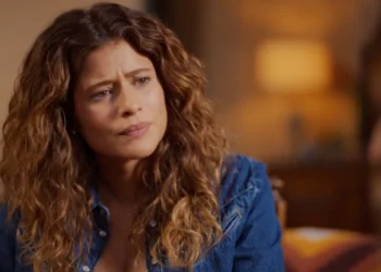 Agrado (Isadora Cruz) em Coração Acelerado (Foto: Reprodução/TV Globo)