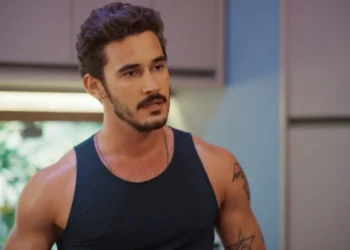 João Raul (Filipe Bragança) em Coração Acelerado (Foto: Reprodução/TV Globo)