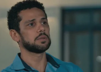 Gilmar (Amaury Lorenzo) em Três Graças (Foto: Reprodução/TV Globo)