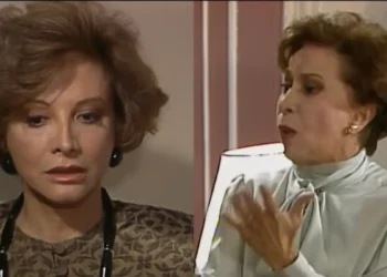 Rainha da Sucata: Laurinha acha máquina de escrever nas coisas de Isabelle e desmascara a autora dos bilhetes anônimos: “Foi você!”