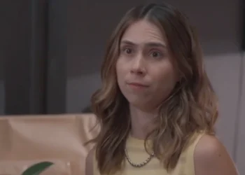 Lucélia (Daphne Bozaski) em Três Graças (Foto: Reprodução/TV Globo)