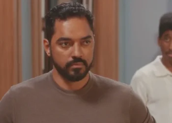 Ronei (Thomás Aquino) em Coração Acelerado (Foto: Reprodução/TV Globo)