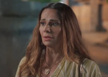 Consuelo (Viviane Araújo) em Três Graças (Foto: Reprodução/Globo)