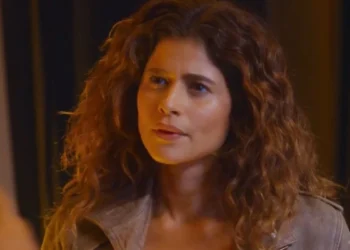 Agrado (Isadora Cruz) em Coração Acelerado (Foto: Reprodução/TV Globo)