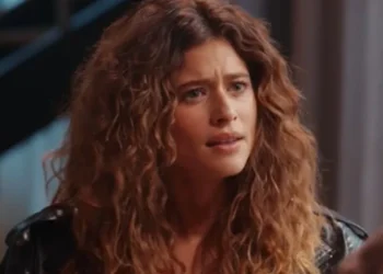 Agrado (Isadora Cruz) em Coração Acelerado (Foto: Reprodução/TV Globo)
