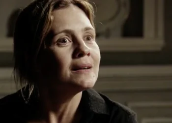 Carminha (Adriana Esteves) em Avenida Brasil (Foto: Reprodução/TV Globo)