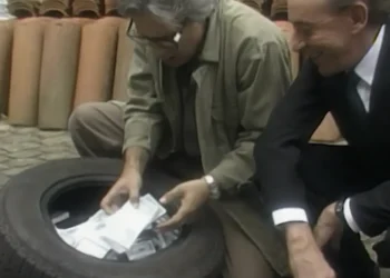 Caio e Jonas em Rainha da Sucata. (Foto: reprodução/Globo)