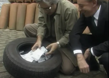 Final Rainha da Sucata: Jonas encontra os 300 milhões de dólares escondidos dentro de um carro importado: “É muito dinheiro”