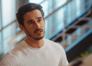 João Raul (Filipe Bragança) em Coração Acelerado (Foto: Reprodução/TV Globo)