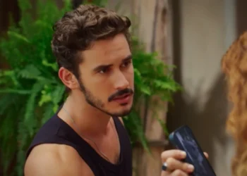 João Raul (Filipe Bragança) em Coração Acelerado (Foto: Reprodução/TV Globo)