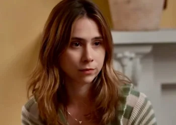 Lucélia (Daphne Bozaski) em Três Graças (Foto: Reprodução/TV Globo)