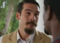 Mirinho (Nicolas Prattes) humilha Tonho (Ronald Sotto) em A Nobreza do Amor (Foto: Reprodução/TV Globo)