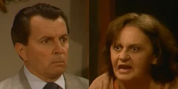 Mariana coloca Renato e sua mãe frente a frente e se choca ao descobrir que Onofre era amante dela