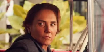 Final de Êta Mundo Melhor: Durante a fuga, Zulma sequestra Samir, sofre acidente de carro e perde os sentidos
