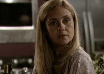Carminha (Adriana Esteves) em Avenida Brasil (Foto: Reprodução/TV Globo)